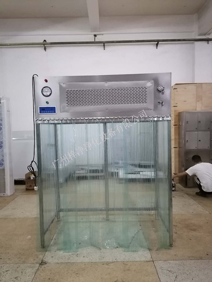 百級(jí)潔凈層流罩制作現(xiàn)場(chǎng)實(shí)拍圖 百級(jí)潔凈層流罩制作現(xiàn)場(chǎng)實(shí)拍圖