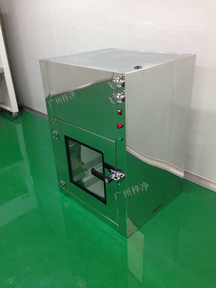 傳遞窗的尺寸應(yīng)根據(jù)車間的具體需求而定，一般應(yīng)大于操作人員的身體尺寸，確保操作空間。